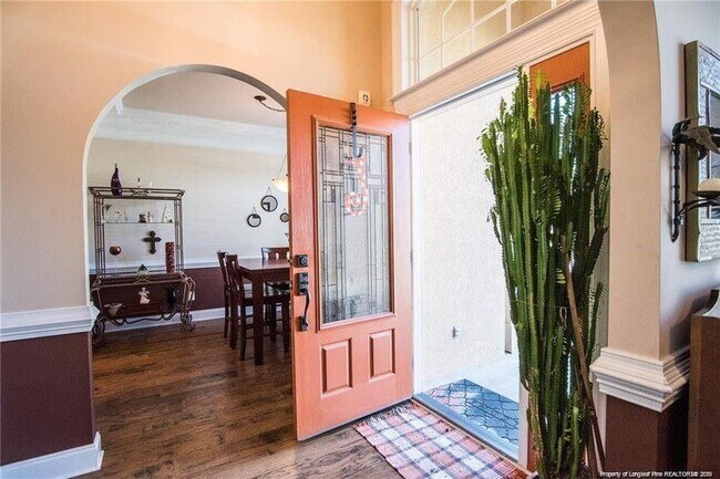 Foto del edificio - 5105 Pride Ln