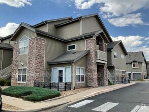 Building Photo - 3235 S Walden Ct