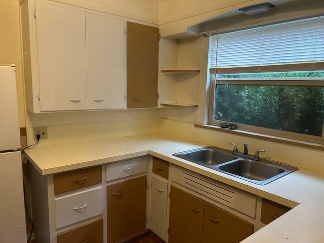 Building Photo - Charming 1 Bedroom, 3/4 Bath Near Downtown Lynden