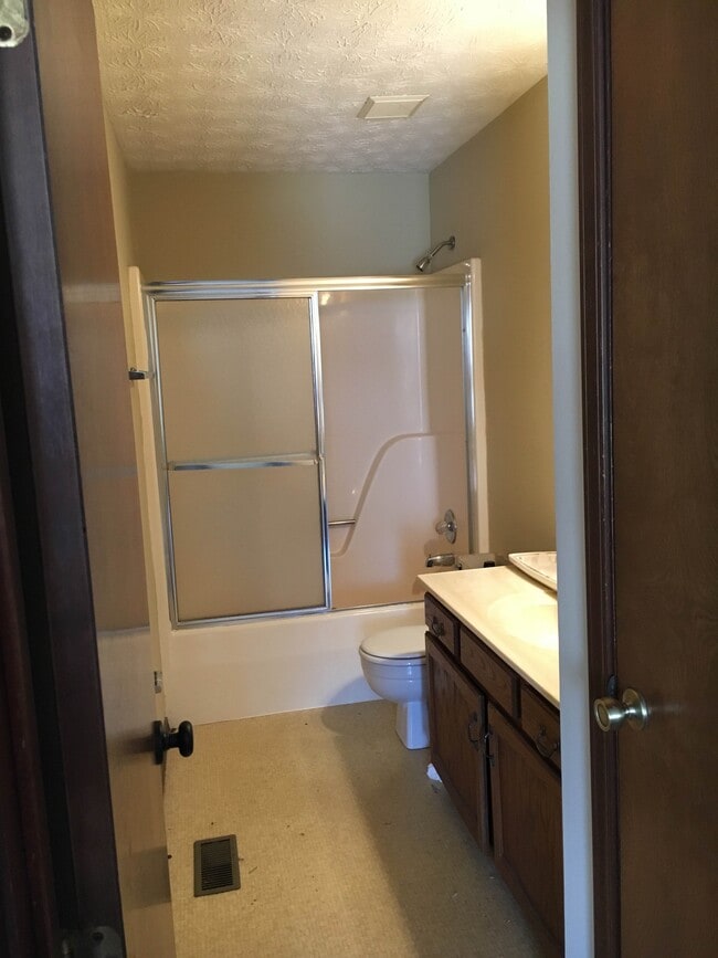 Building Photo - 1206 Woodbridge St