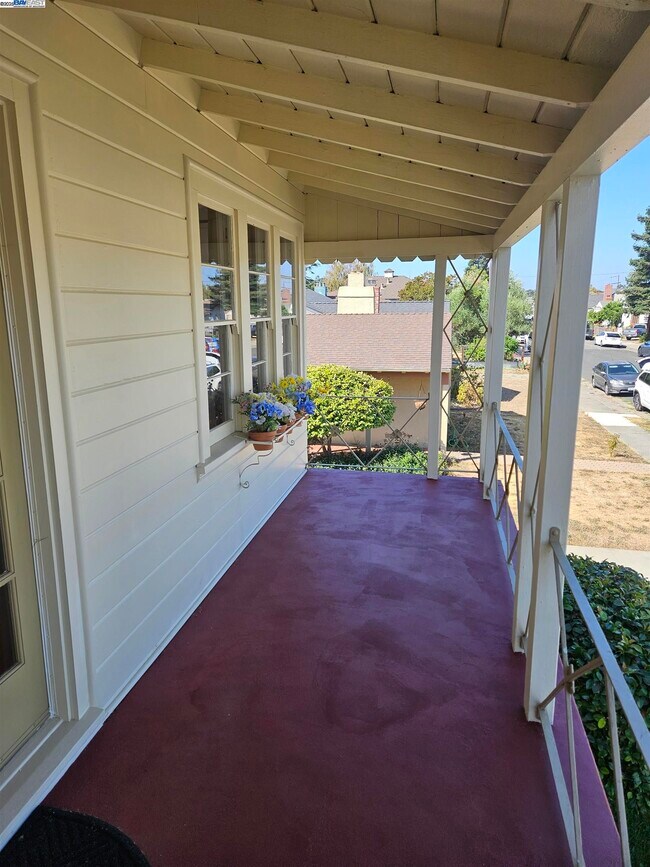 Foto del edificio - 1465 Ohio St