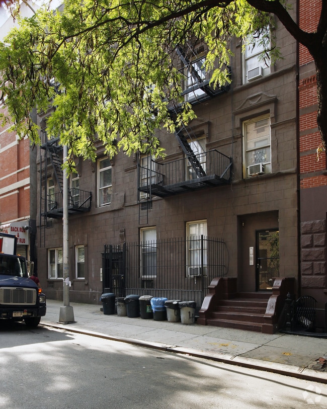 Foto principal - 406 W 51st St