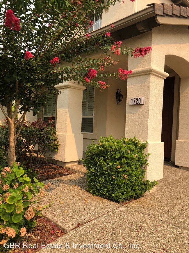 Building Photo - 4 br, 2.5 bath House - 1720 Langholm Way