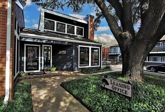 Building Photo - Tramor at the Oaks Apartments