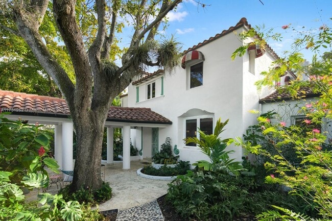 Building Photo - 3026 Flamingo Dr