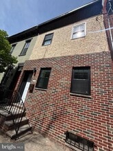 Building Photo - 1925 Montrose St