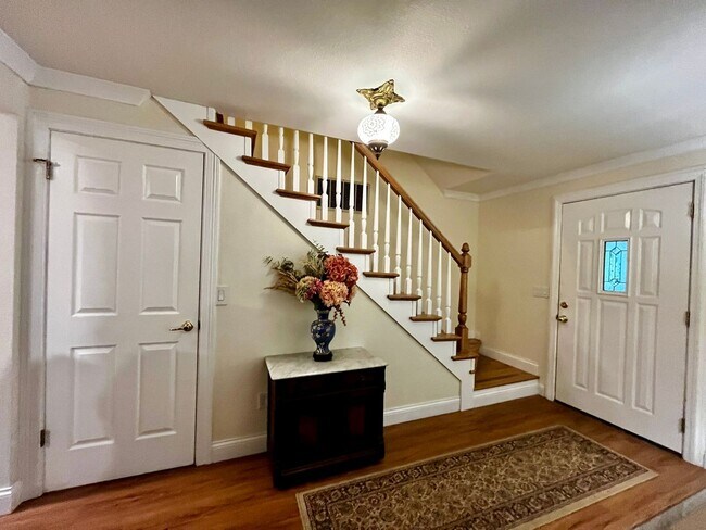 Building Photo - Newly Upgraded Brownsville 4 Bedroom Home ...