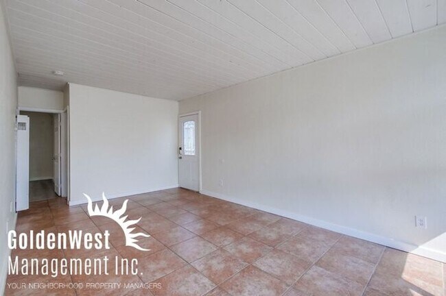 Building Photo - Charming 2Bdm 1Ba home!