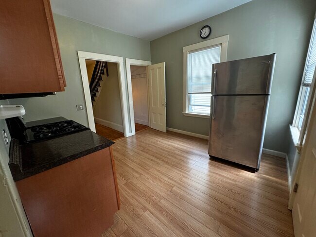 Foto del edificio - 374 Highland Ave