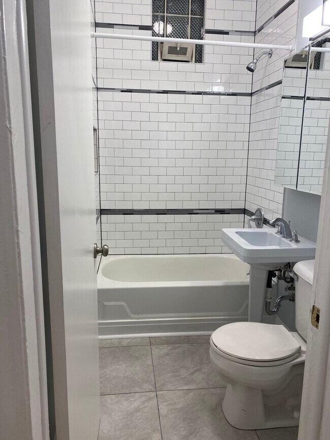 Foto del edificio - 607 N Noble St