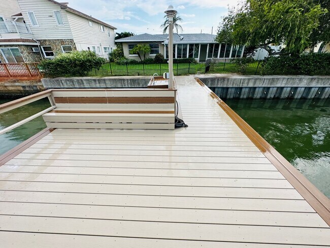 Foto del edificio - 11305 5th St E