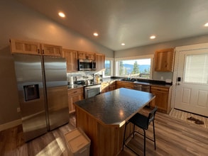 Building Photo - 1954 Panoramic View Dr