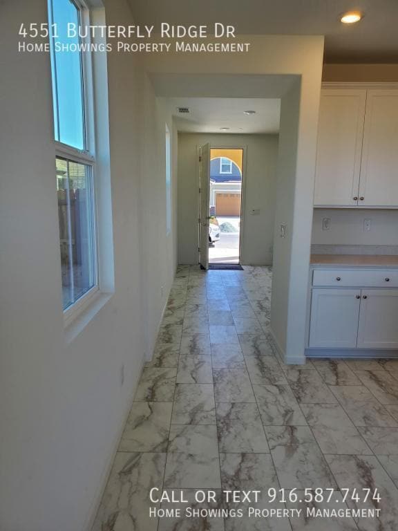 Foto del edificio - 4551 Butterfly Ridge Dr