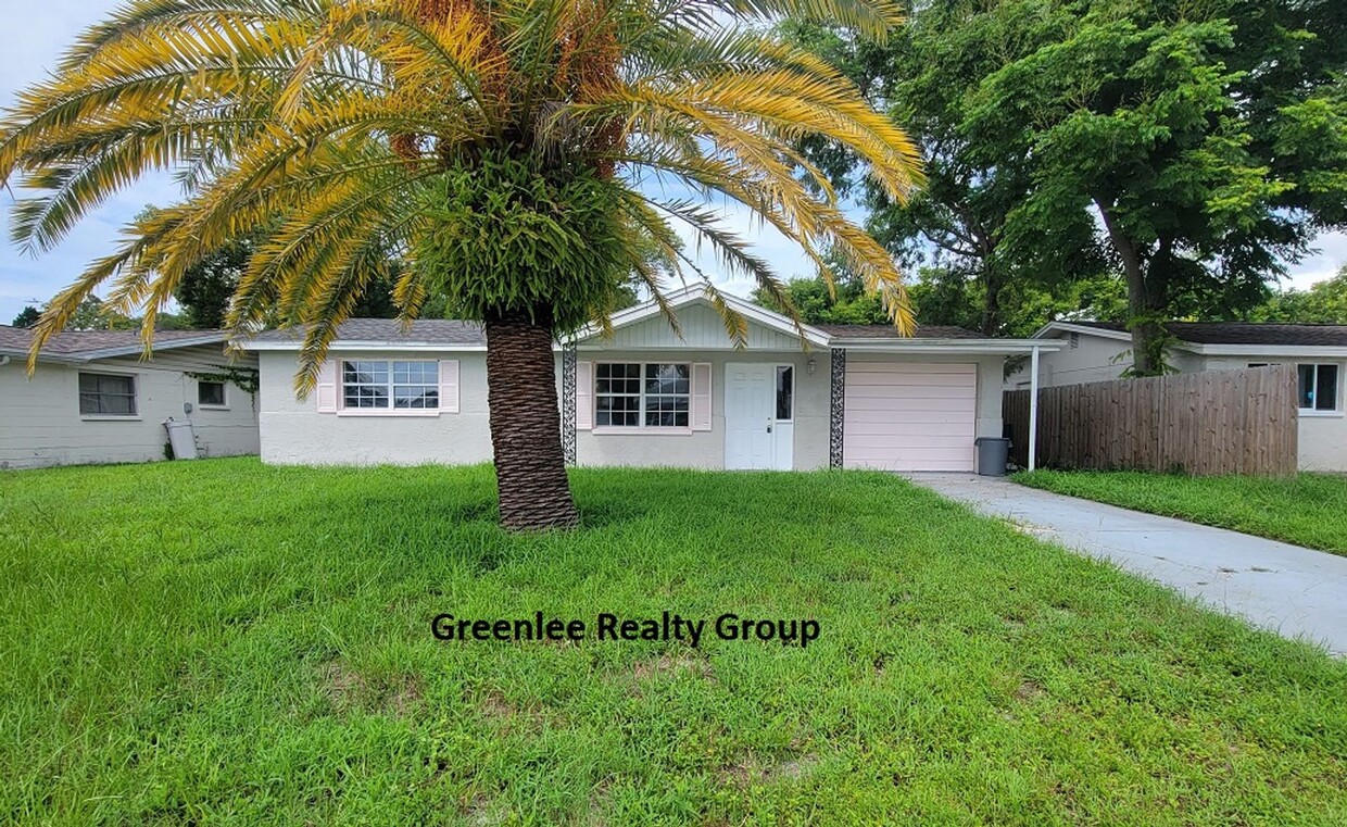 Foto principal - Cozy and Spacious 4-Bed/3 Bath Home - in P...