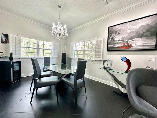 Building Photo - Bright, breezy & convenient: Your wew St. ...