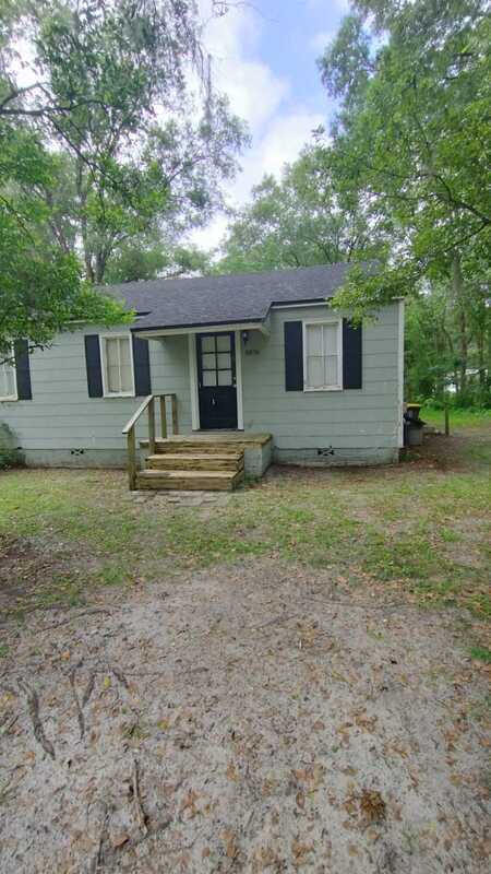 Foto principal - 8876 Bellrose Ave