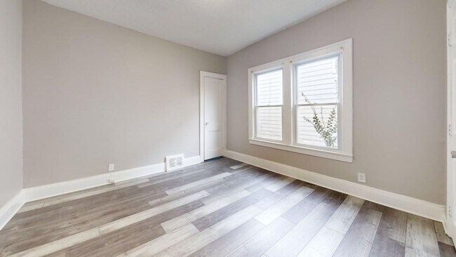 Foto del edificio - 3633 E 143rd St