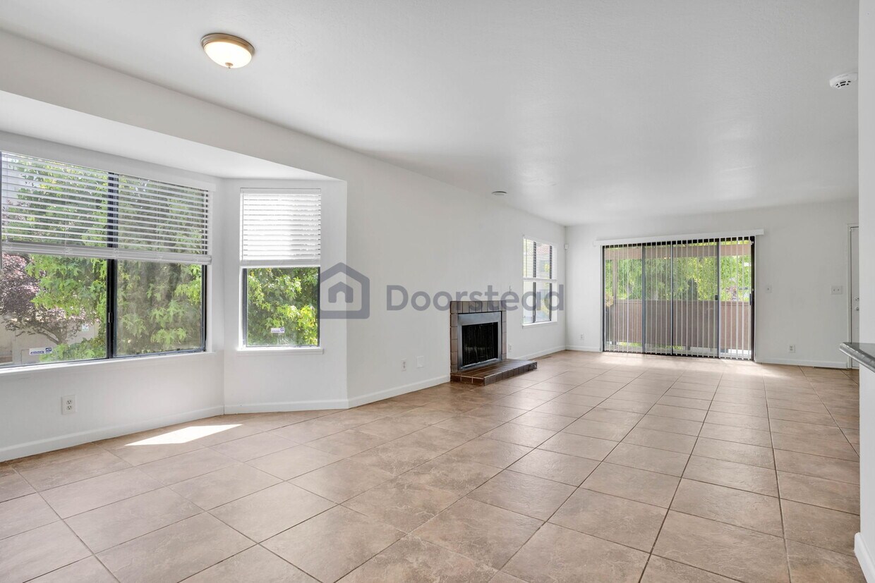 Primary Photo - 1704 Dalessi Dr
