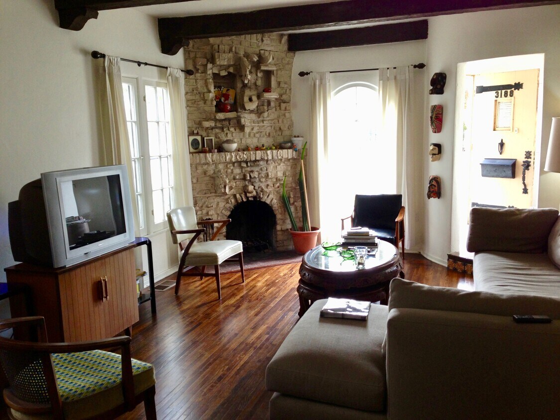 Foto principal - 3188 Atwater Ave