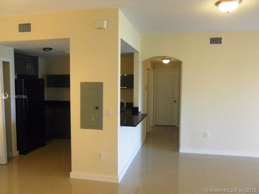 Foto del edificio - 6720 NW 114th Ave