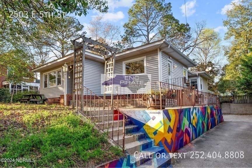 Photo - 2503 E 5th St-