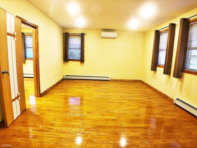 Foto del edificio - 3 br, 1 bath House - 7821 20th Ave