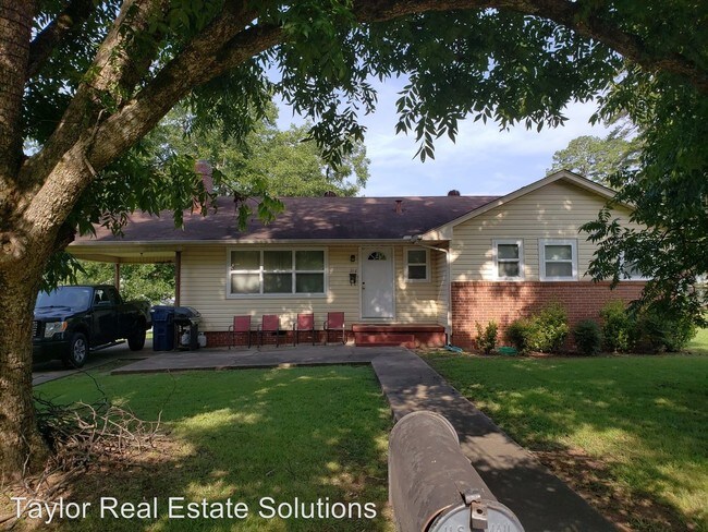 Building Photo - 3 br, 2 bath House - 210 8th Ave. NE