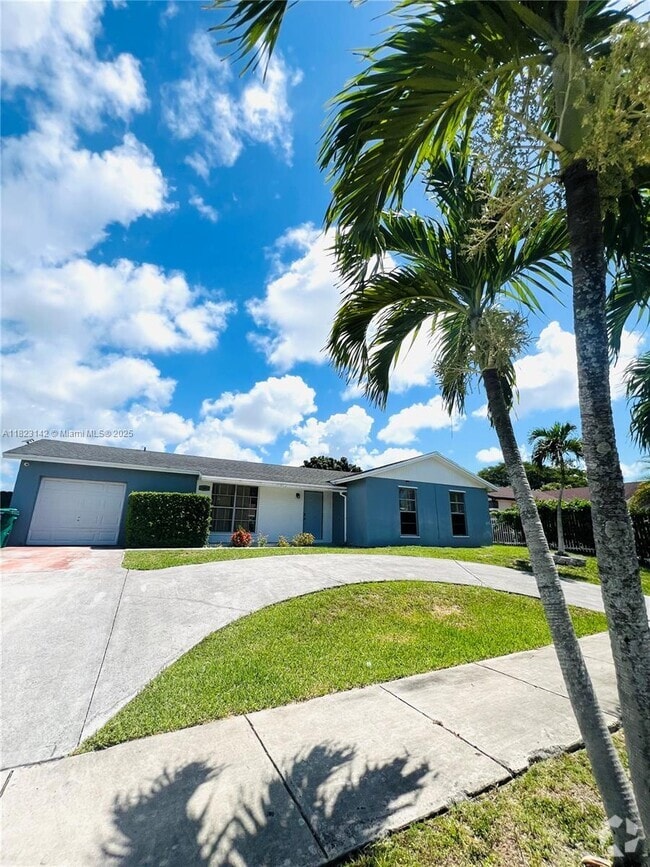 Building Photo - 13065 SW 263rd Terrace