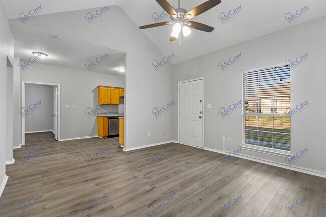 Building Photo - Fresh 3/2 Duplex in Weatherford!