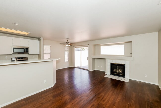 Building Photo - 5323 Sable Ct