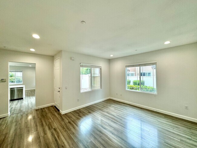 Building Photo - Great 3B/2.5BA Townhome in San Marcos!