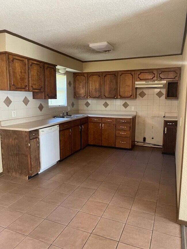Foto del edificio - 2485 Cypress Dr