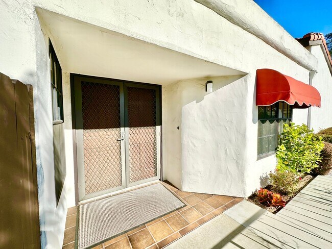 Foto del edificio - Sweet Single-Story, Completely Detached, Home in the Picturesque Fallbrook Village HOA Community!