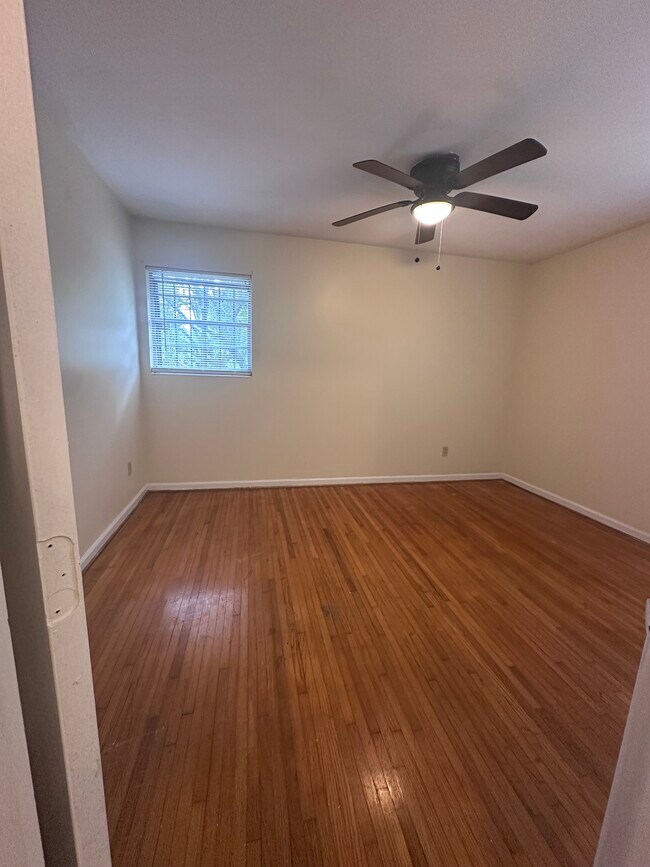 Foto del edificio - 2nd Ave South Duplex