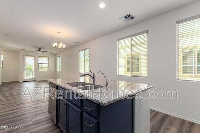 Building Photo - 1683 E Dogwood Ln