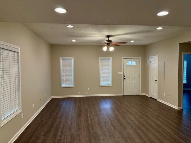 Foto del edificio - 108 Gardenview Dr