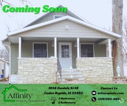 Building Photo - 1038 Daniels St NE