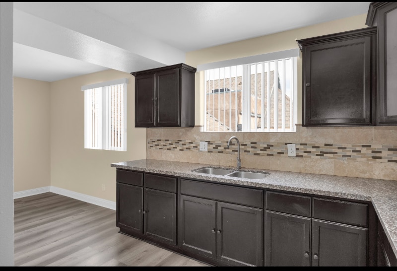 Foto del edificio - 338 E 36th St