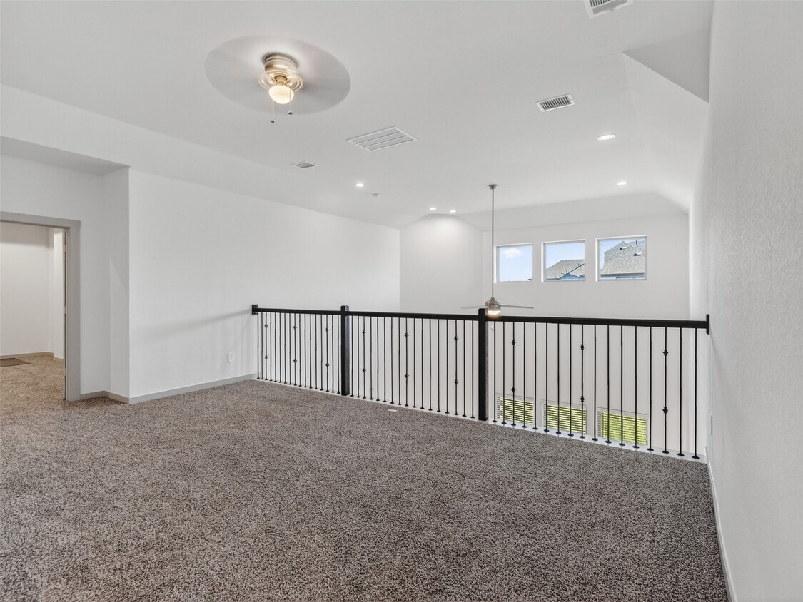 Foto del edificio - 818 Kingwood Dr
