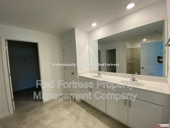 Building Photo - 4215 Villa Rapallo Way