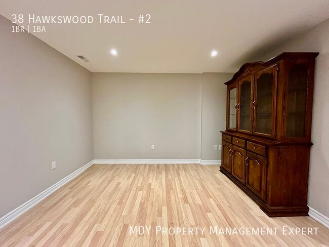 Building Photo - Big and spacious lower unit!