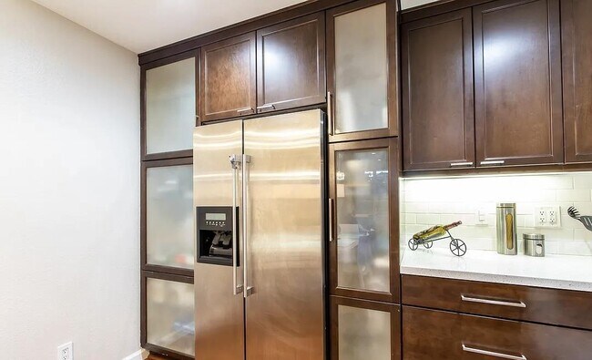 Foto del edificio - 8530 Holloway Dr