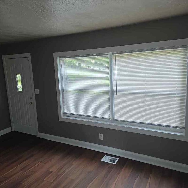 Foto del edificio - 525 Inverness Ave