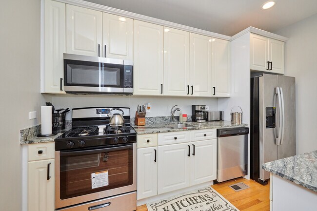 Foto del edificio - 422 W Blackhawk St