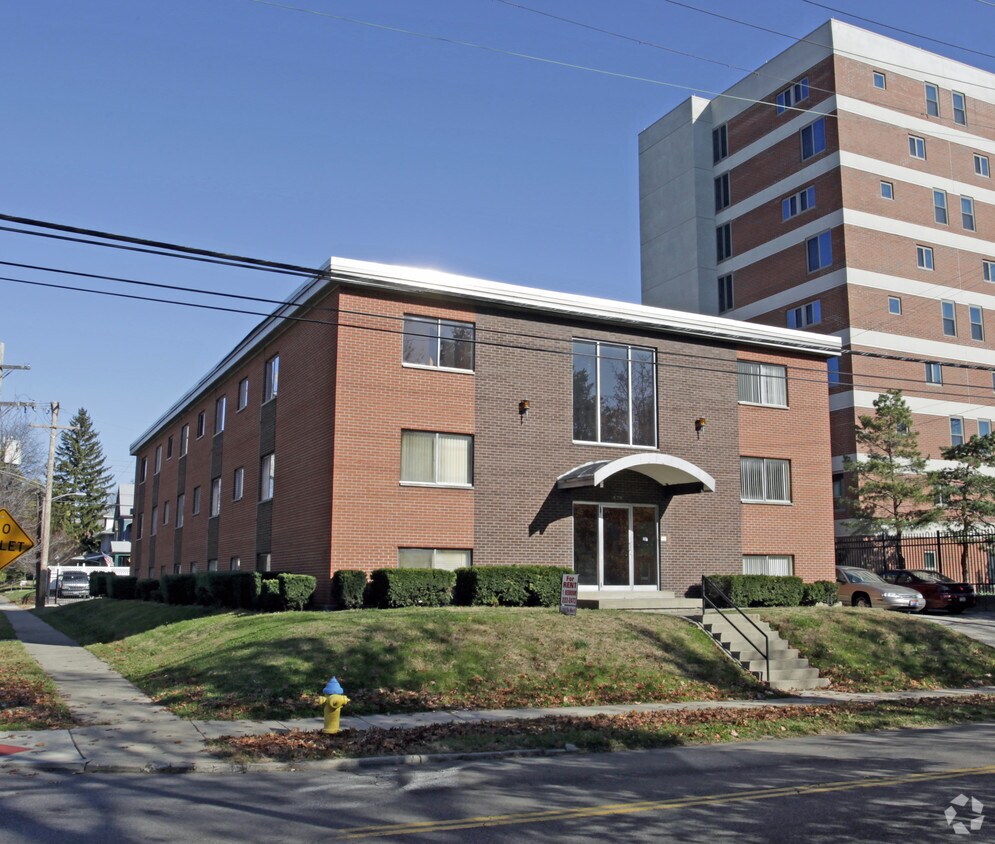 Foto principal - 475 W Grand Ave