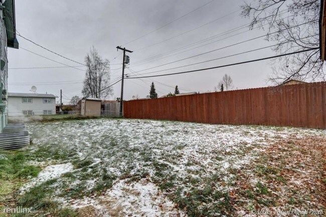 Building Photo - 2 br, 1 bath 4plex - 4343 San Roberto Ave 1
