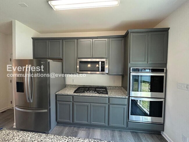 Foto del edificio - 102 Ridgeway St