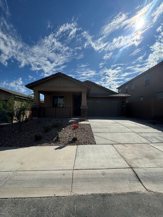 Foto del edificio - Brand new Village at Vistancia 4 bed 2.5 bath home **$500 off immediate move in**