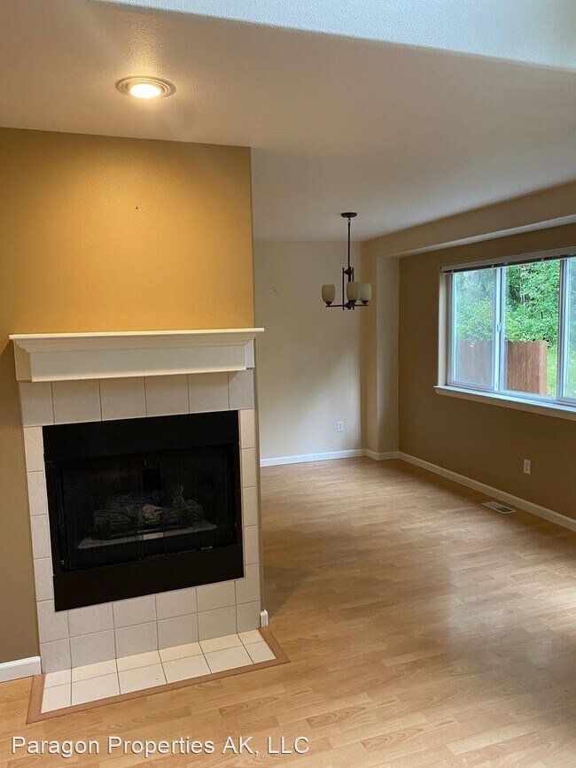 Building Photo - 3 br, 2.5 bath House - 620 E. 76th Avenue #3