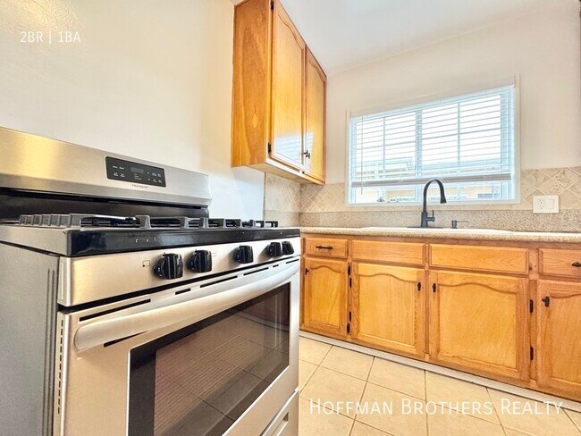 Foto del edificio - 1411 S Van Ness Ave